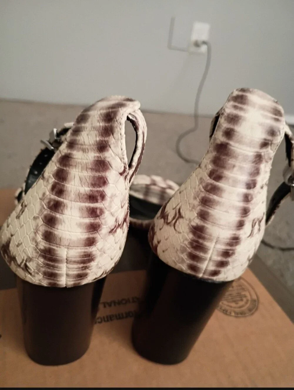 Micheal Kors Fiona Snakeskin Wedge Sandals -9M